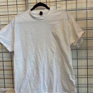 Gildan white casual wear Tshirt.